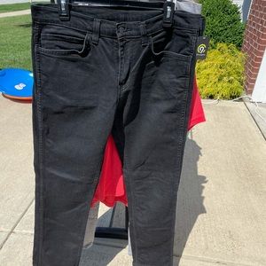 Black Levi’s 511 34x34